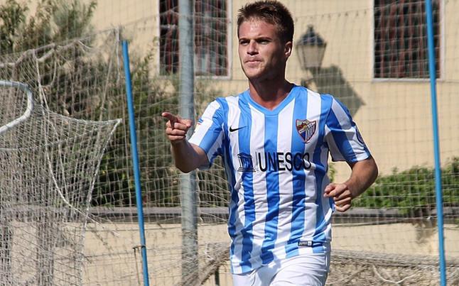 Ernesto Cornejo celebrando un tanto con el filial del Málaga.