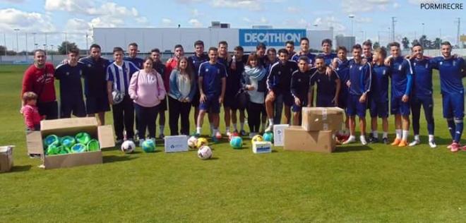 La primera plantilla con los aficionados