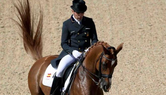 Severo Jurado y su caballo Lorenzo.