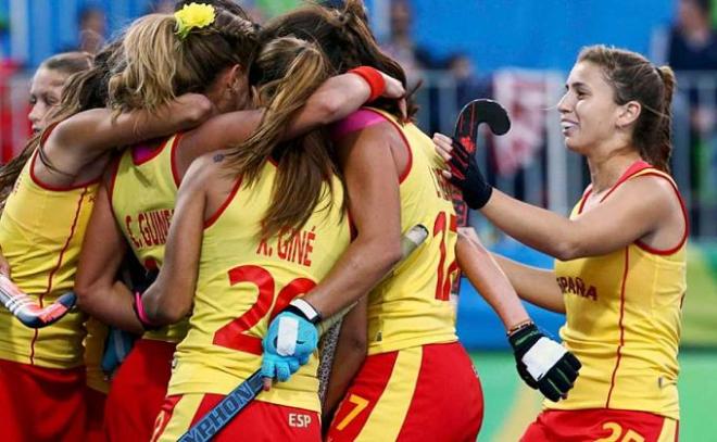 Las jugadoras españolas celebran un gol.