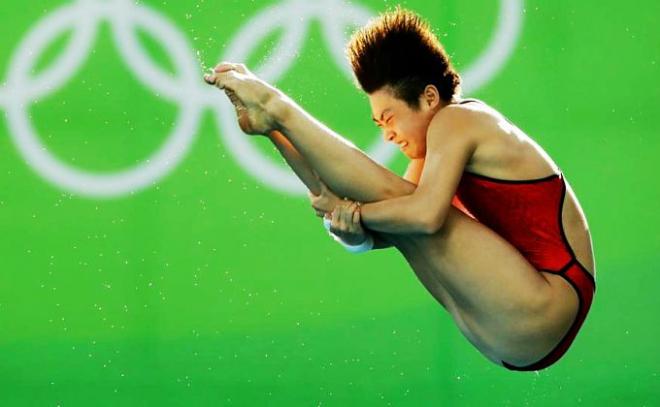 Qian Ren, durante uno de sus saltos.
