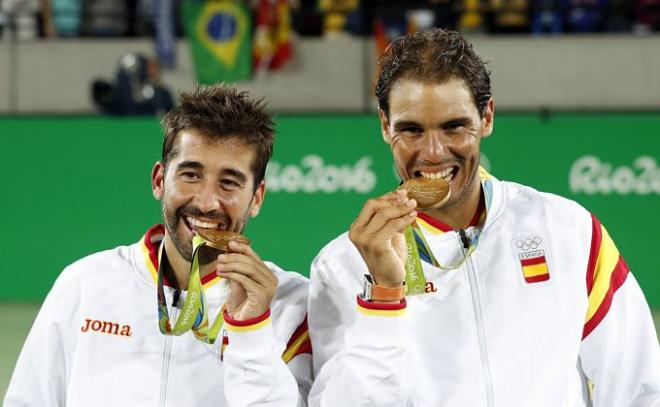 Rafa y Marc, con sus medallas.