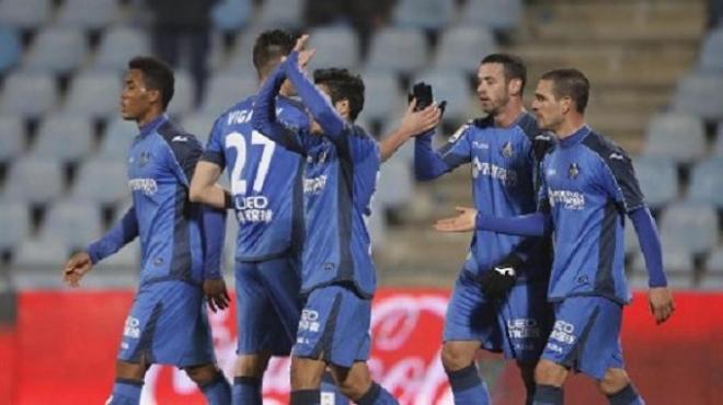 Jugadores del Getafe celebran un gol.