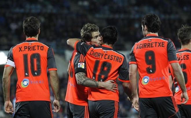 Los jugadores realistas celebran el único gol del partido.