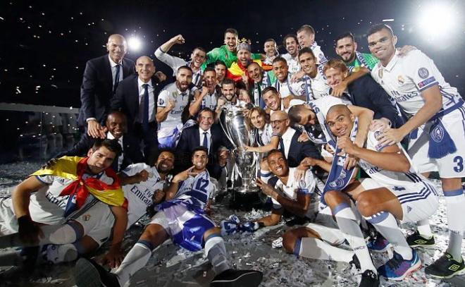 Los futbolistas del Real Madrid celebran la Champions conseguida la pasada campaña.