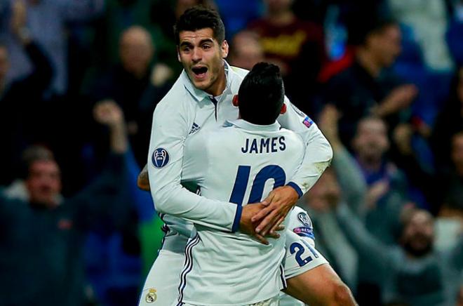 Morata y James celebran un gol con el Madrid.