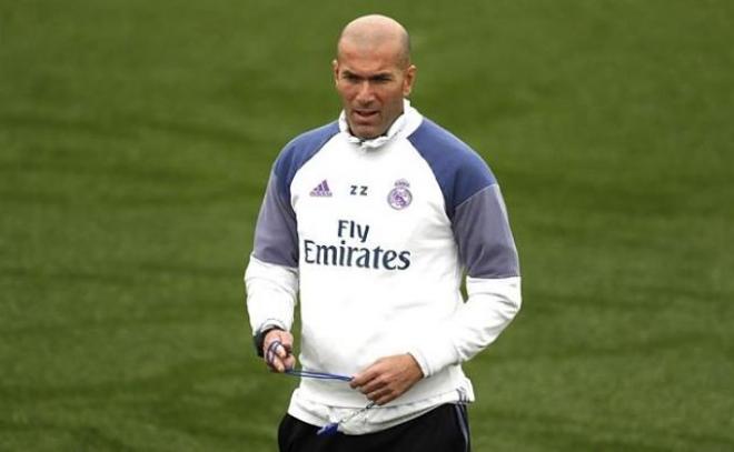 Zidane, en un entrenamiento del Real Madrid.