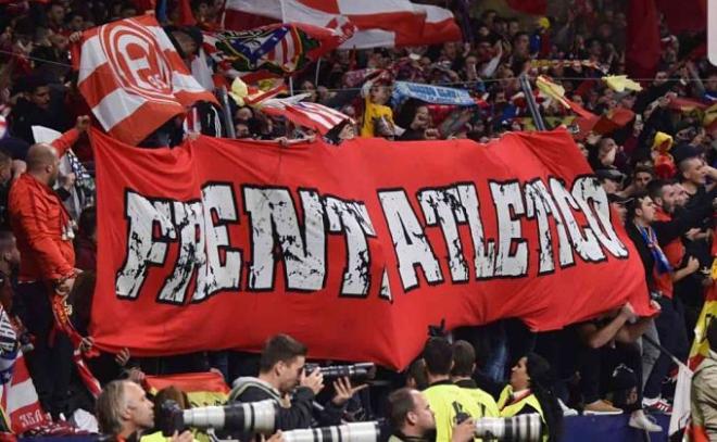 El Frente sacó su pancarta tras el Atlético-Arsenal.