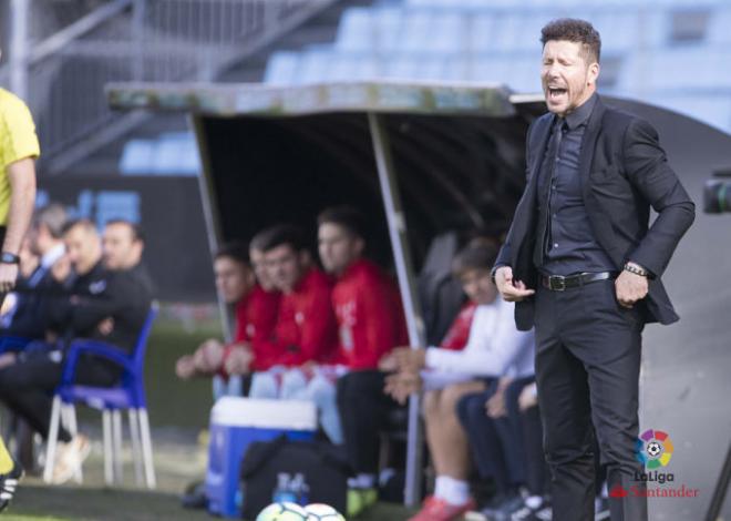 Simeone, en la banda de Balaídos (Foto: LaLiga).