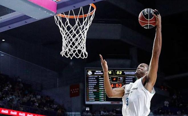 Anthony Randolph entra a canasta (Foto: Real Madrid).