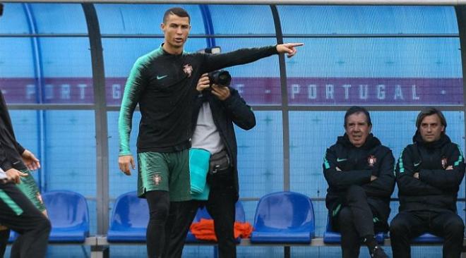 Cristiano, en un entrenamiento con Portugal.