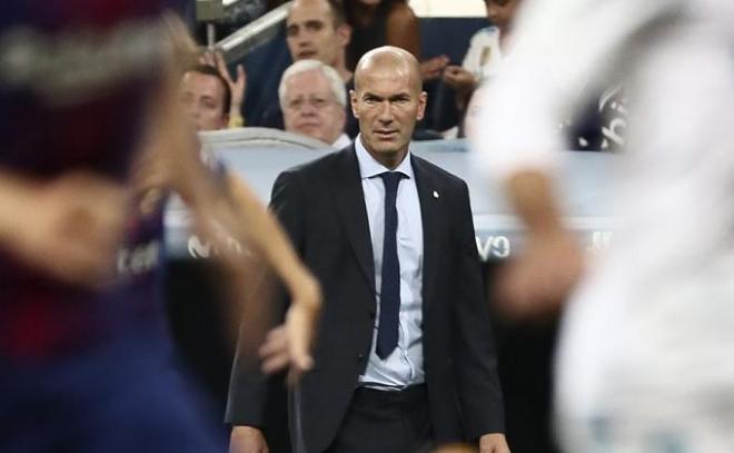 Zidane, en el Clásico ante el Barça.