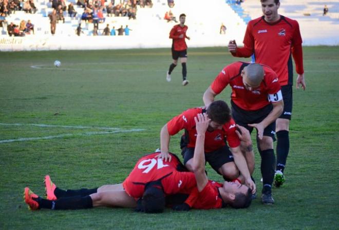 Los jugadores del San Pedro, celebrando un gol.