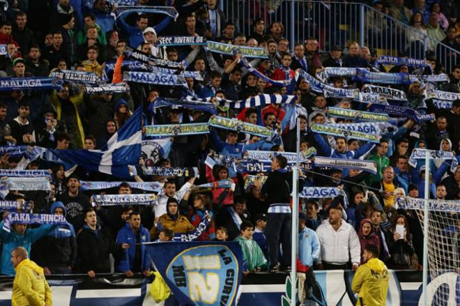 Aficionados del Málaga, durante el partido.