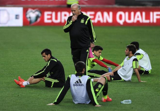 Del Bosque, con Juanmi a su derecha.