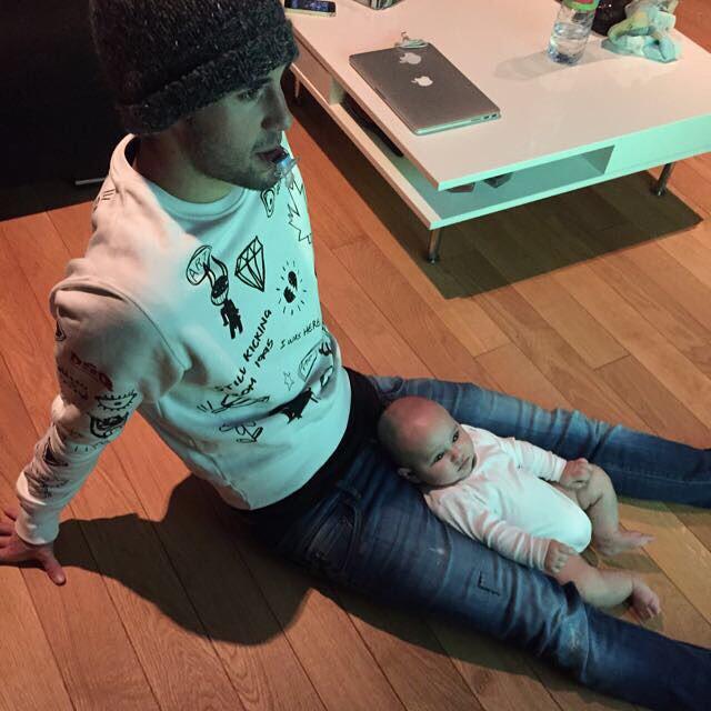 Isco y su hijo (@isco_alarcon).