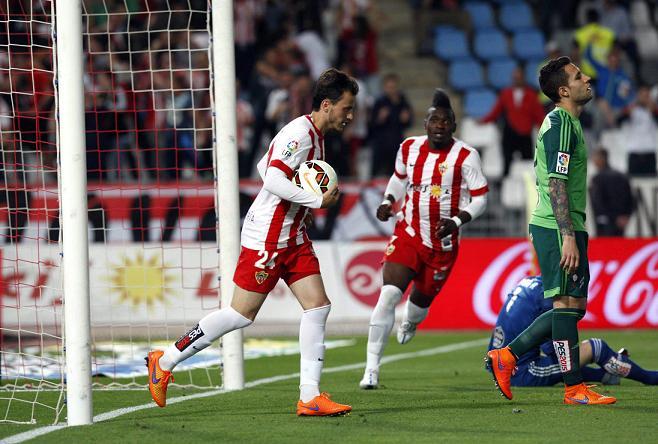 Celebración del gol de Thievy.