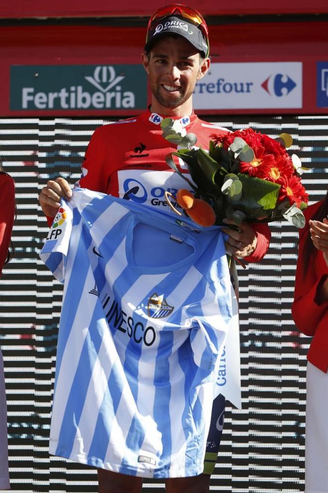 El maillot rojo se llevó en la pasada edición una camiseta del Málaga.