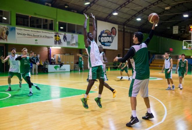 Un entrenamiento en Los Guindos. / CLÍNICAS RINCÓN PHOTOPRESS.