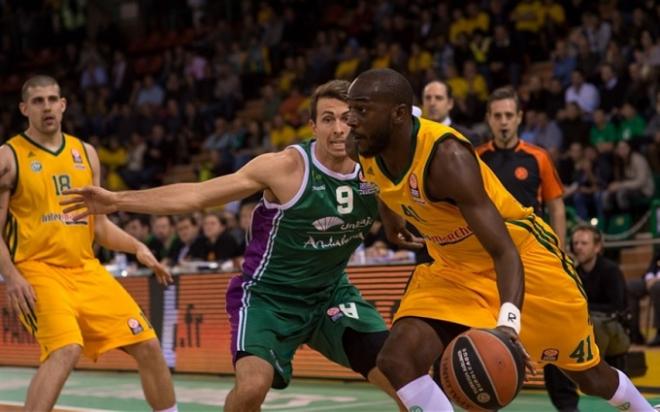 Toolson, en un partido ante el Limoges.