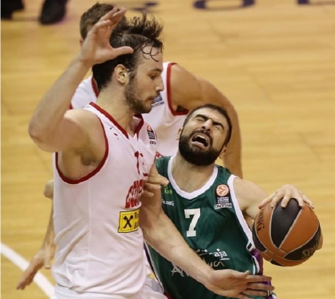 Kostas Vasileiadis, en un partido ante el Cedevita.