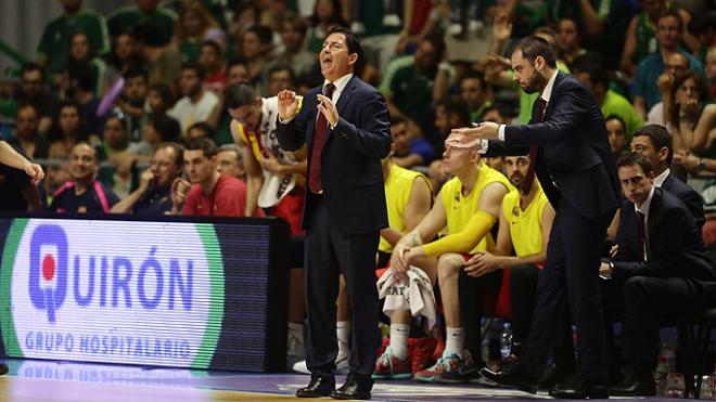 Xavi Pascual se queja durante el partido.