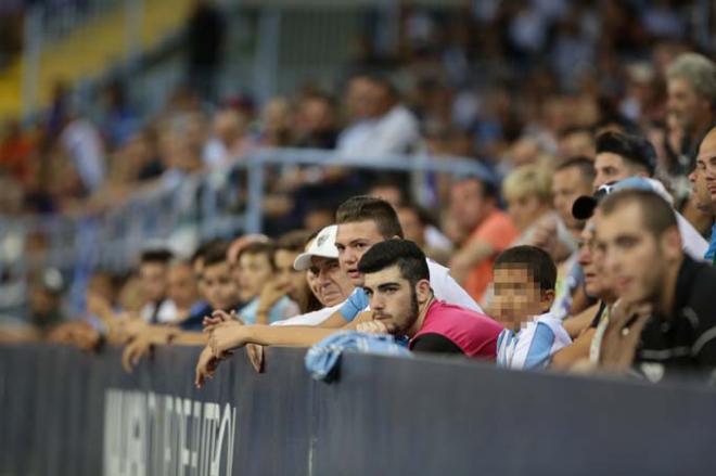 El público, siguiendo el partido.