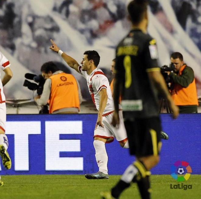 Guerra, celebrando uno de sus goles del sábado al Granada.