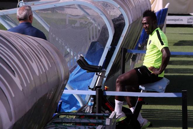 Boka, en un entrenamiento en La Rosaleda.