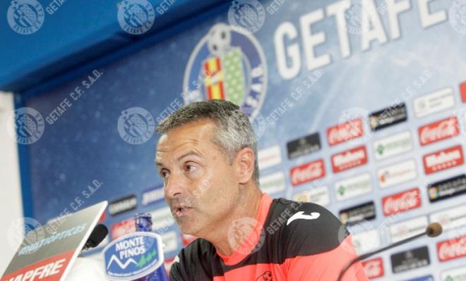 Fran Escribá, entrenador del Getafe, en rueda de prensa.