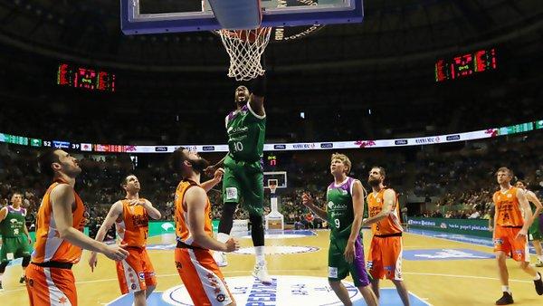 Thomas, anota en el Unicaja-Valencia.