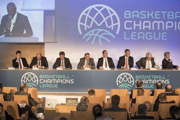 Imagen de la reunión de la FIBA en París.
