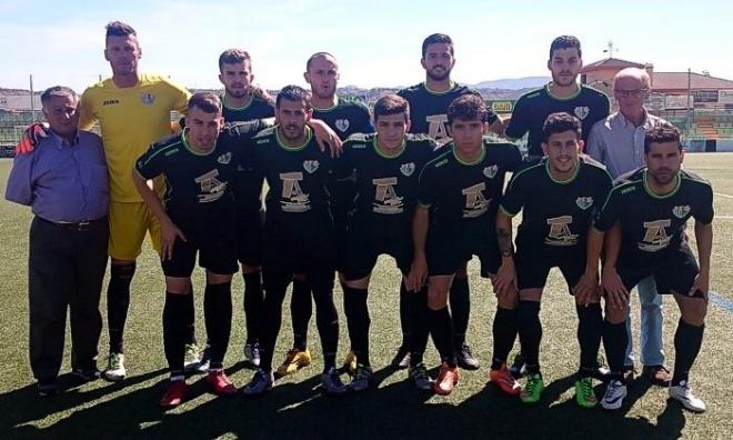 Formación del Antequera en Guadix (Foto: @SER_Antequera).