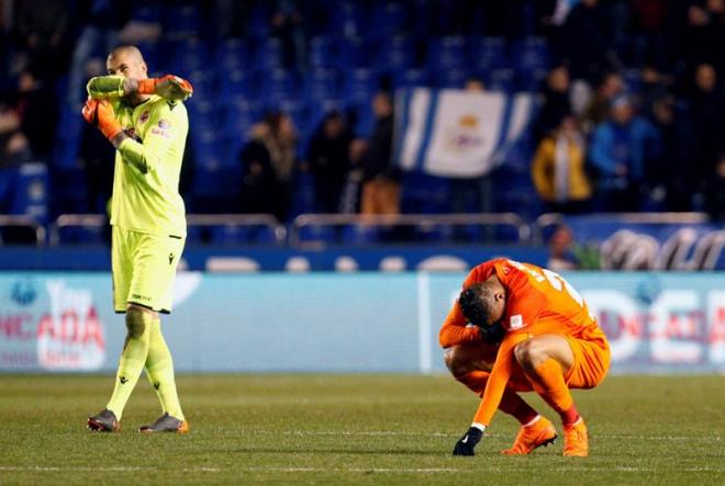 En-Nesyri se lamenta tras el partido.