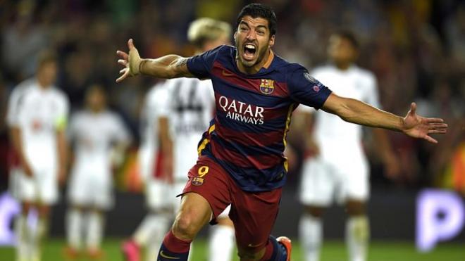 Luis Suárez celebra el gol de la victoria.