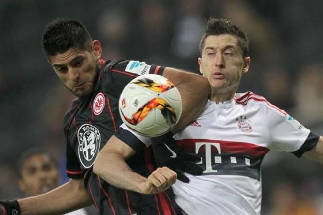 Lewandowski no pudo marcar ante el Eintracht.