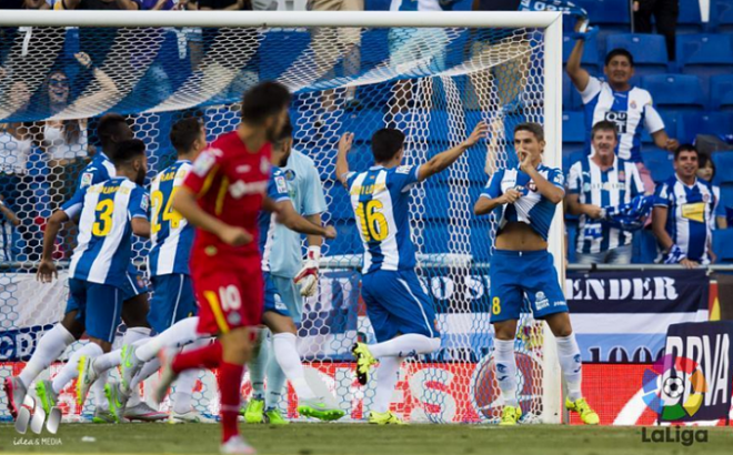 Salva Sevilla celebra el gol.