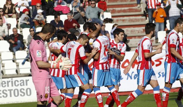 Los jugadores celebran un tanto la temporada pasada.