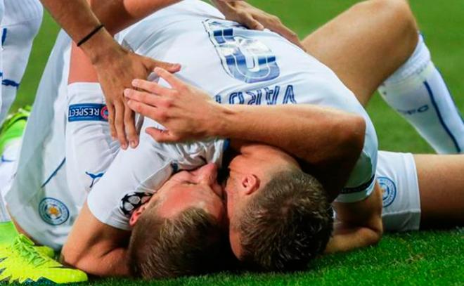 Los jugadores del Leicester celebran un gol.