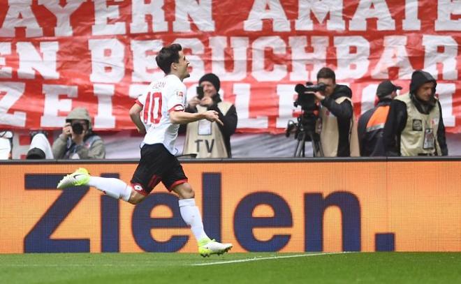Bojan celebra un gol con el Mainz 05.