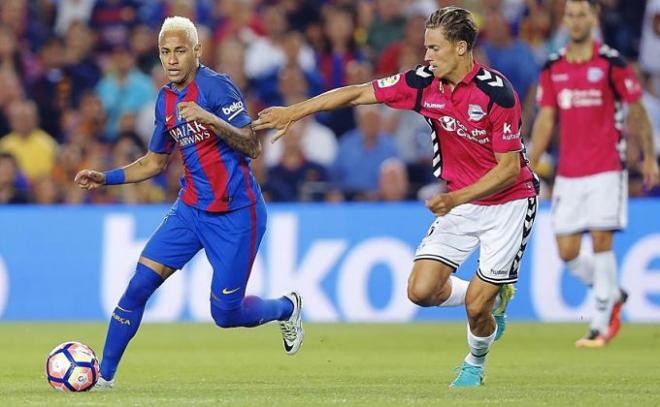 Neymar y Llorente, en el partido de Liga.