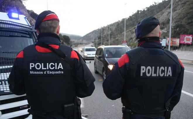 Los Mossos d'Esquadra evitaron que el niño se quedará sin viajar.