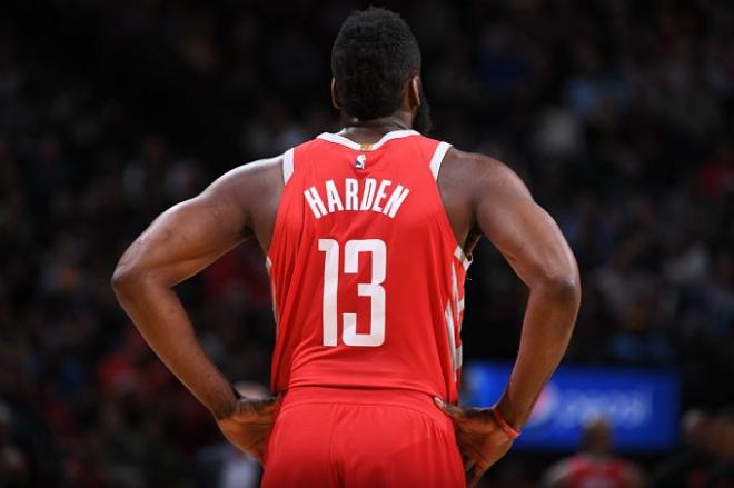 Harden, en el duelo ante los Nuggets.