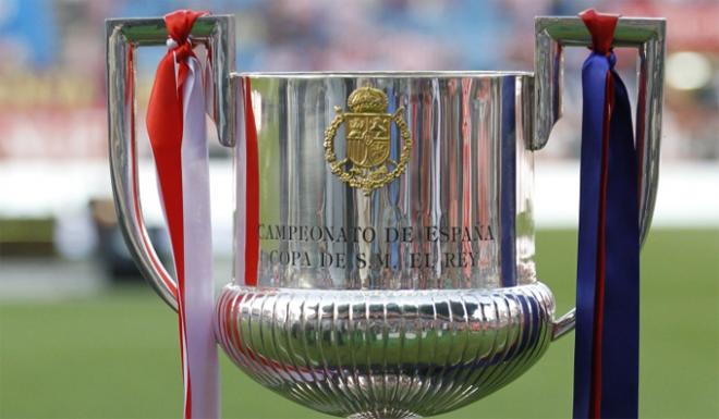 Imagen del trofeo de Copa (Foto: EFE).