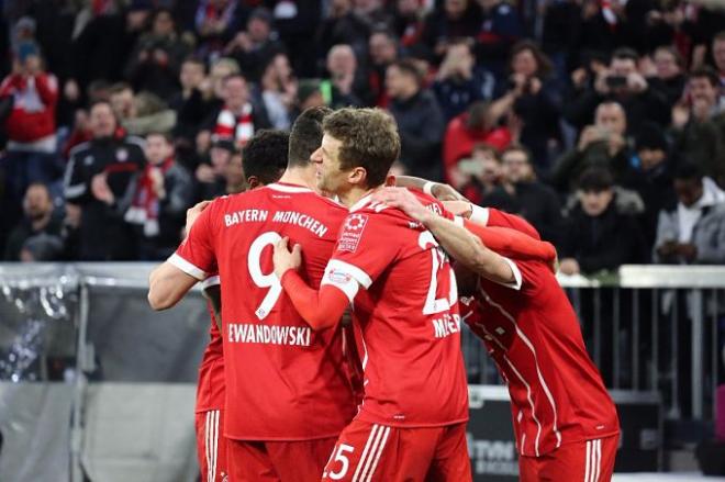 Celebración de uno de los goles del Bayern ante el Dortmund.