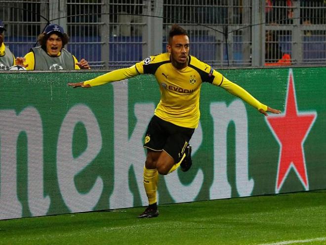 Aubameyang celebra un gol con el Dortmund.
