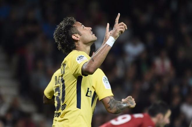 Neymar celebra un gol con el PSG.
