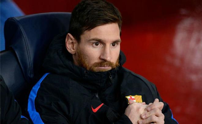 Leo Messi, en el banquillo del Camp Nou.