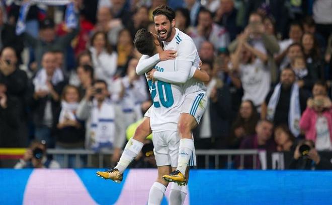 Asensio e Isco celebran un gol del Real Madrid.