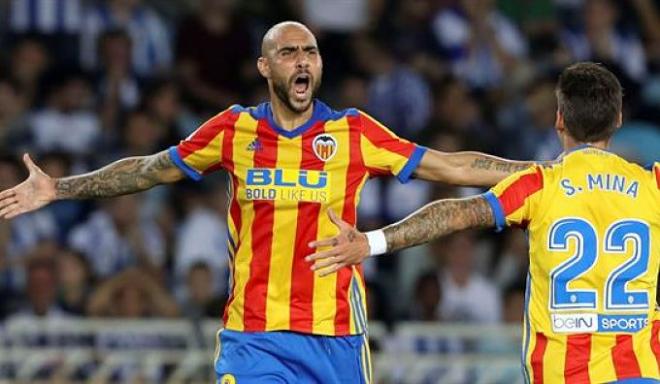 Zaza celebra su gol con Santi Mina.